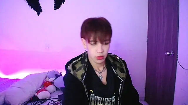 Snapshot of lucky_stricke chatting on 12/23/25, 03:26 lucky stricke online show from 12/23/25, 03:26