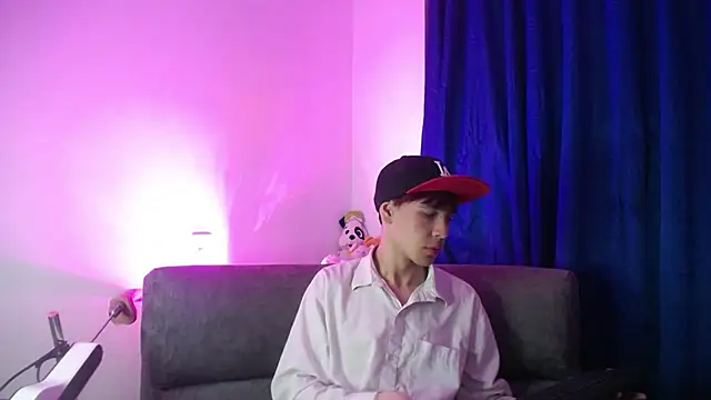 Snapshot of lucky_stricke chatting on 03/04/26, 04:29 lucky stricke online show from 03/04/26, 04:29