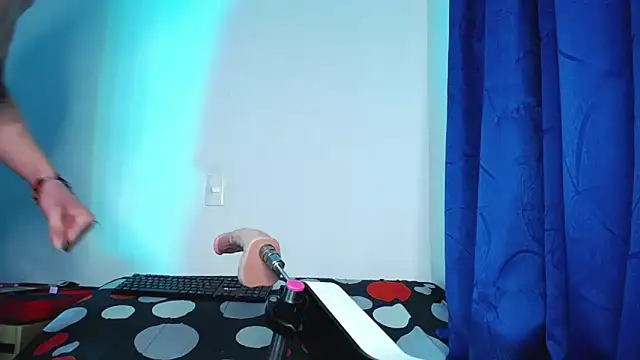 Snapshot of lucky_stricke chatting on 03/21/26, 08:52 lucky stricke online show from 03/21/26, 08:52