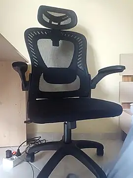 Snapshot of Nesch82 chatting on 03/18/26, 09:01 Nesch82 online show from 03/18/26, 09:01