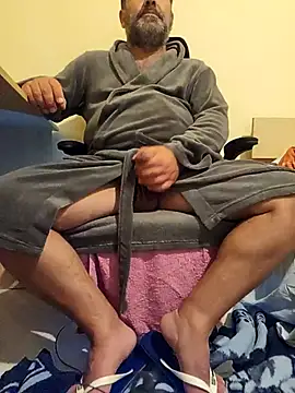 Snapshot of Nesch82 chatting on 03/21/26, 05:38 Nesch82 online show from 03/21/26, 05:38