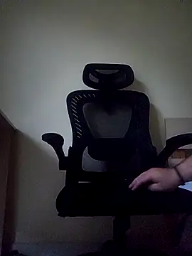 Snapshot of Nesch82 chatting on 03/25/26, 05:02 Nesch82 online show from 03/25/26, 05:02