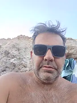Snapshot of Nesch82 chatting on 07/15/26, 04:23 Nesch82 online show from 07/15/26, 04:23