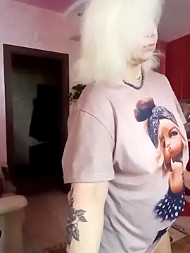 SquirtMilf00 online show from 10/20/25, 01:39