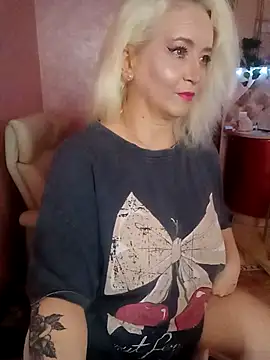 SquirtMilf00 online show from 03/12/26, 04:51
