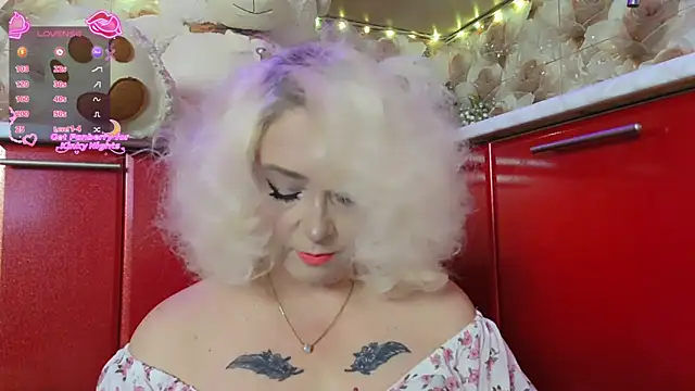 SquirtMilf00 online show from 04/15/26, 02:51