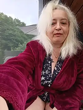 SquirtMilf00 online show from 07/11/26, 10:07
