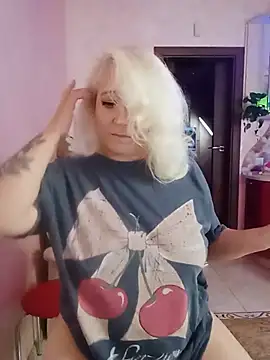 SquirtMilf00 online show from 07/15/26, 05:02