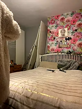 Snapshot of Sassylady chatting on 12/13/25, 09:20 Sassylady online show from 12/13/25, 09:20