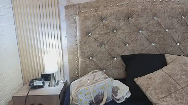 AnastasiaColeman online show from 04/15/26, 07:58