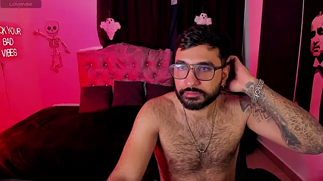 Snapshot of DanteAndVictoria chatting on 10/16/25, 01:50 DanteAndVictoria online show from 10/16/25, 01:50