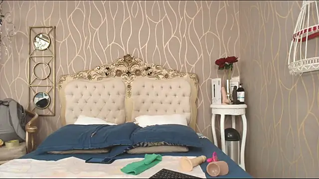 katybrownss online show from 09/29/25, 03:11