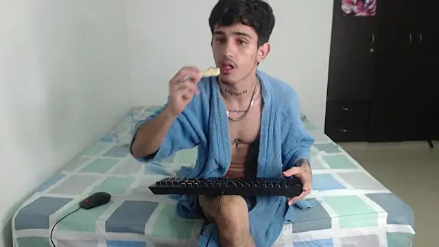 Snapshot of nextboywell1 chatting on 11/23/25, 09:20 nextboywell1 online show from 11/23/25, 09:20