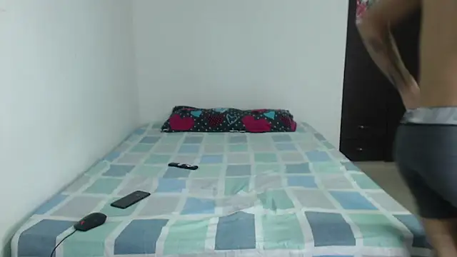 Snapshot of nextboywell1 chatting on 11/23/25, 11:48 nextboywell1 online show from 11/23/25, 11:48