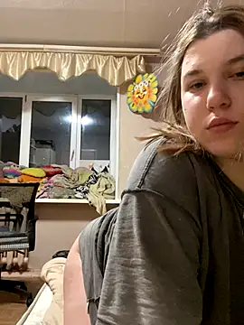 Snapshot of Kemeli008 chatting on 10/16/25, 12:22 Kemeli008 online show from 10/16/25, 12:22