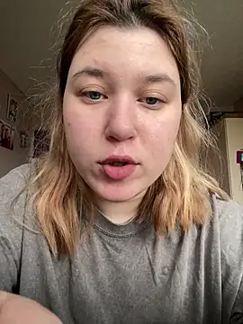 Snapshot of Kemeli008 chatting on 10/17/25, 12:30 Kemeli008 online show from 10/17/25, 12:30