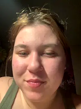 Snapshot of Kemeli008 chatting on 10/19/25, 02:40 Kemeli008 online show from 10/19/25, 02:40