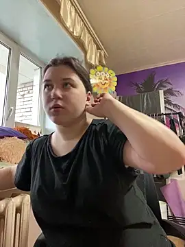 Snapshot of Kemeli008 chatting on 10/27/25, 10:19 Kemeli008 online show from 10/27/25, 10:19