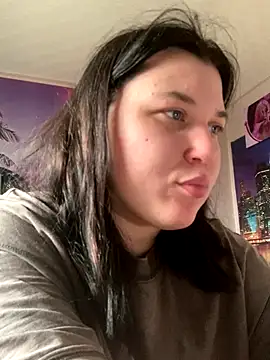 Snapshot of Kemeli008 chatting on 11/14/25, 10:25 Kemeli008 online show from 11/14/25, 10:25