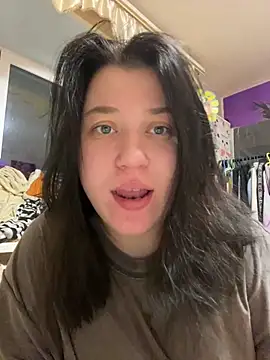 Snapshot of Kemeli008 chatting on 11/19/25, 02:39 Kemeli008 online show from 11/19/25, 02:39