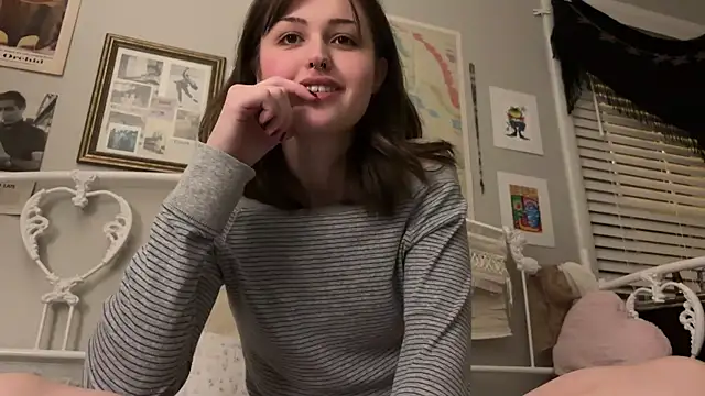 Snapshot of urbbydollxx chatting on 09/10/25, 04:34 urbbydollxx online show from 09/10/25, 04:34