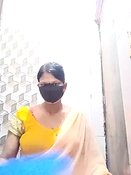 Snapshot of varnika chatting on 09/11/25, 09:31 varnika online show from 09/11/25, 09:31