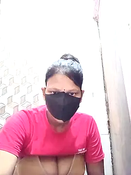 Snapshot of varnika chatting on 09/15/25, 02:33 varnika online show from 09/15/25, 02:33