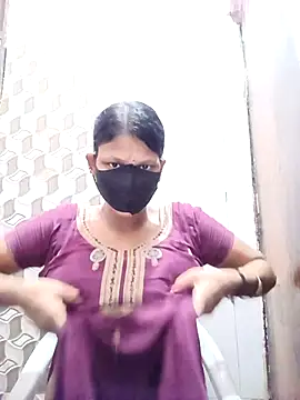 Snapshot of varnika chatting on 09/17/25, 11:56 varnika online show from 09/17/25, 11:56