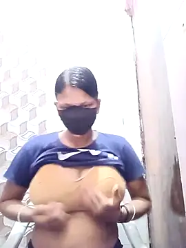 Snapshot of varnika chatting on 09/18/25, 09:33 varnika online show from 09/18/25, 09:33