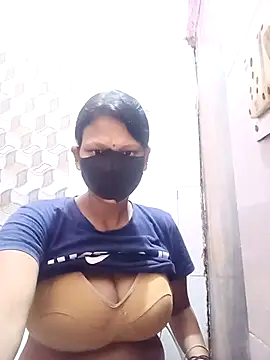 Snapshot of varnika chatting on 09/21/25, 09:55 varnika online show from 09/21/25, 09:55