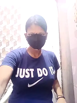 Snapshot of varnika chatting on 09/23/25, 08:28 varnika online show from 09/23/25, 08:28