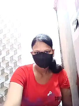 Snapshot of varnika chatting on 10/07/25, 08:33 varnika online show from 10/07/25, 08:33