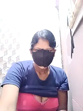 Snapshot of varnika chatting on 10/10/25, 04:44 varnika online show from 10/10/25, 04:44