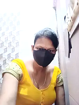 Snapshot of varnika chatting on 11/03/25, 11:55 varnika online show from 11/03/25, 11:55