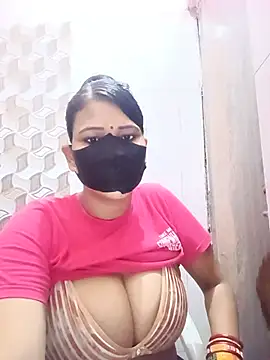 Snapshot of varnika chatting on 06/12/26, 10:47 varnika online show from 06/12/26, 10:47