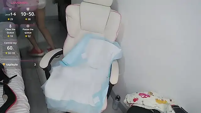 Snapshot of Angela-AMY chatting on 11/15/25, 09:39 Angela-AMY online show from 11/15/25, 09:39