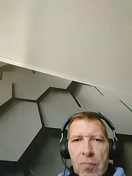 Snapshot of MyDick4You666 chatting on 10/24/25, 02:35 MyDick4You666 online show from 10/24/25, 02:35