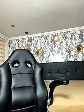 Luna-Smitt online show from 10/21/25, 11:33