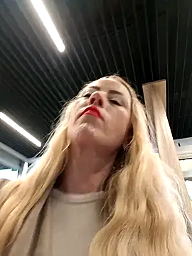 Snapshot of DeeA_Blondy chatting on 09/21/25, 04:14 DeeA Blondy online show from 09/21/25, 04:14