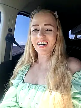 Snapshot of DeeA_Blondy chatting on 09/27/25, 11:26 DeeA Blondy online show from 09/27/25, 11:26