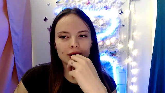 Snapshot of Ariella_ari chatting on 10/02/25, 12:45 Ariella ari online show from 10/02/25, 12:45