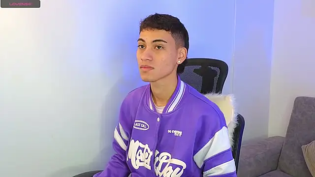 yulian vasquez online show from 10/02/25, 12:12