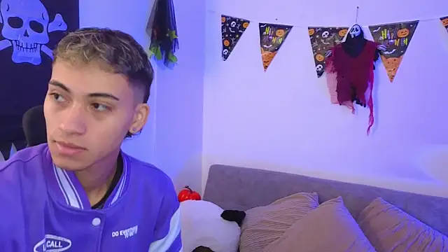 yulian vasquez online show from 10/13/25, 12:27