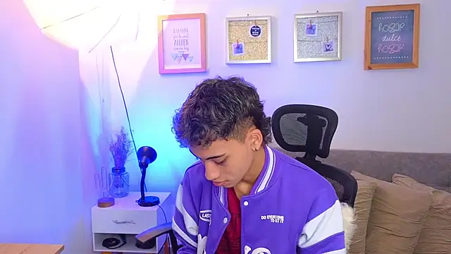 yulian vasquez online show from 11/05/25, 12:27