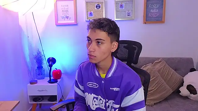 yulian vasquez online show from 11/07/25, 12:16