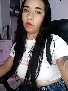 Snapshot of Valenn_fernandez chatting on 06/27/26, 08:47 Valenn fernandez online show from 06/27/26, 08:47