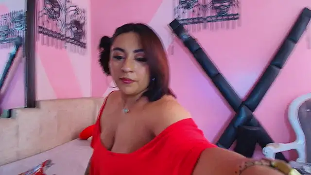 Snapshot of YiingandYang chatting on 12/01/25, 06:35 YiingandYang online show from 12/01/25, 06:35