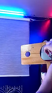 Snapshot of YiingandYang chatting on 12/19/25, 06:31 YiingandYang online show from 12/19/25, 06:31