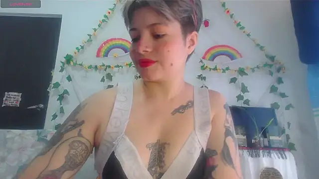 Snapshot of Mitsuha_gate chatting on 01/15/26, 02:43 Mitsuha gate online show from 01/15/26, 02:43