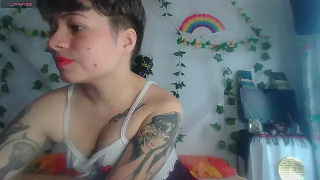 Snapshot of Mitsuha_gate chatting on 02/17/26, 02:57 Mitsuha gate online show from 02/17/26, 02:57